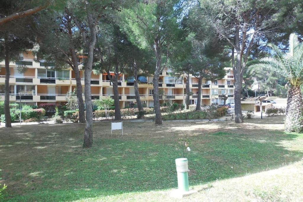 Agreable T3, Bormes Les Mimosas Apartment Bagian luar foto